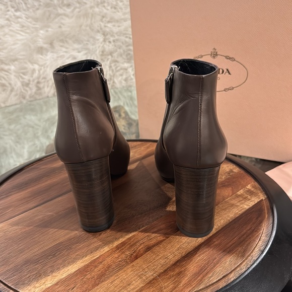 Prada graphite booty - Picture 4 of 7